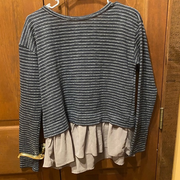 COZY CUTE SWEATER - Picture 2 of 3